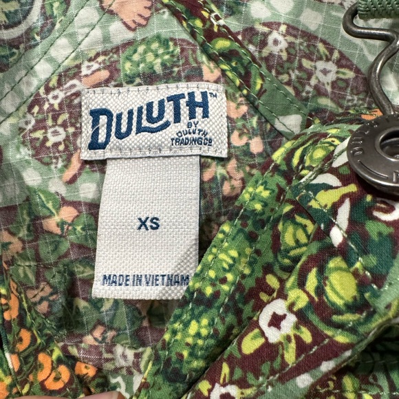 Duluth Trading Company green gardening, short overalls - Picture 3 of 4